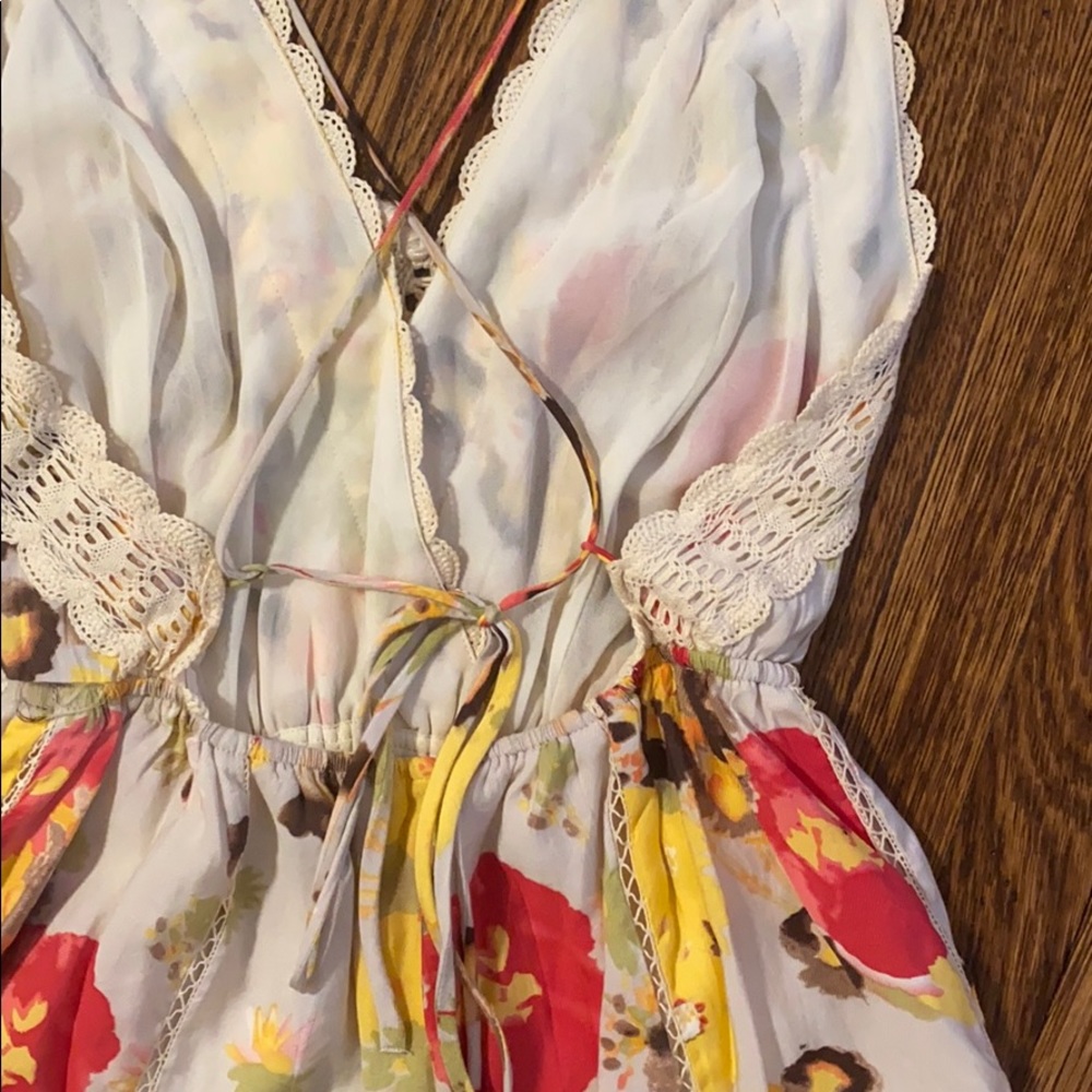 Re-Named Crochet Trim Floral Romper - Picture 7 of 8